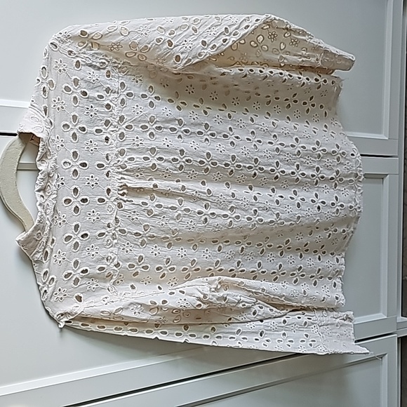 Eyelet Blouse with Frayed Edges - Picture 2 of 3